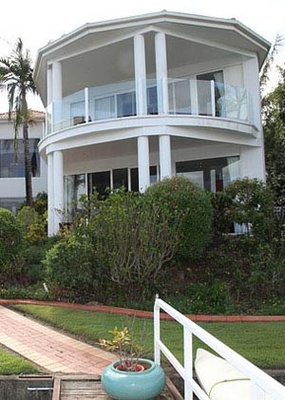 Fascinating a Real Estates and Builders Responsive WebTemplate