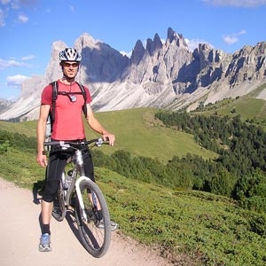 Bike World a Sports Category Flat Bootstrap Responsive Web Template