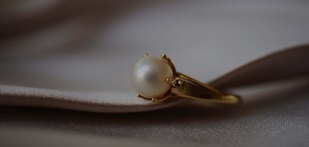 Jeweler a Fashion Category Bootstrap Responsive Web Template