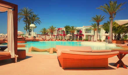 Tropical Resorts a Hotels and Restaurants Category Bootstrap Responsive Web Template