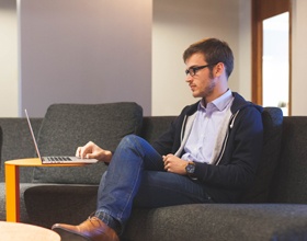 Advice a Corporate Business Flat Bootstrap Responsive Web Template
