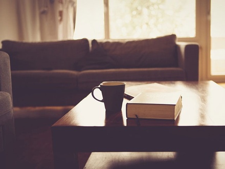 Couch Hunter an Interior and Furniture Bootstrap Responsive Web Template